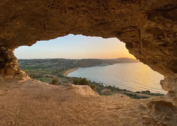 F2 - Lovely Two Bedrooms Flat Sea View, St Julians