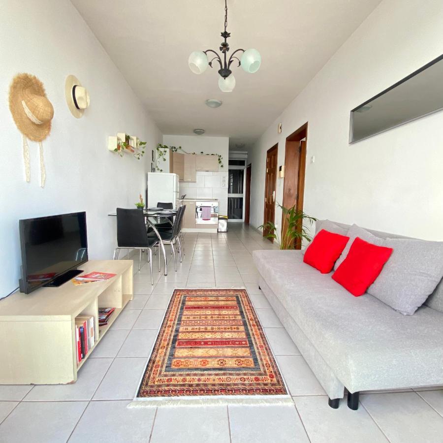 F2 - Lovely Two Bedrooms Flat Sea View, St Julians Апартаменты Сент Джулианс