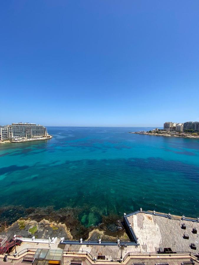 F2 - Lovely Two Bedrooms Flat Sea View, St Julians Lägenhet St. Julian's